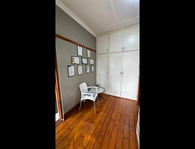 48M² BUSINESS TO LET IN SCOTTSVILLE
